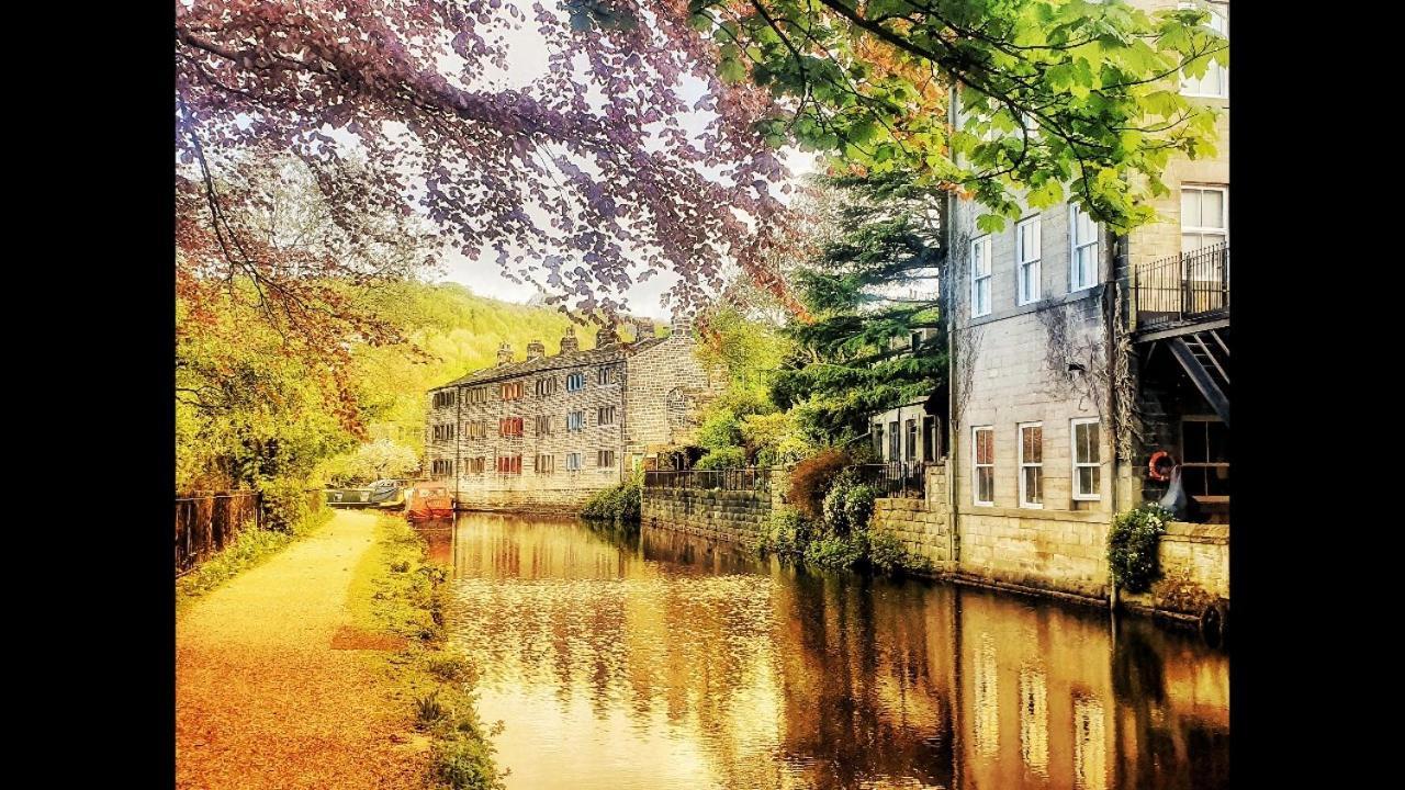 4 Bedroom Period Townhouse In The Heart Of Hebden Хебден-Бридж Экстерьер фото