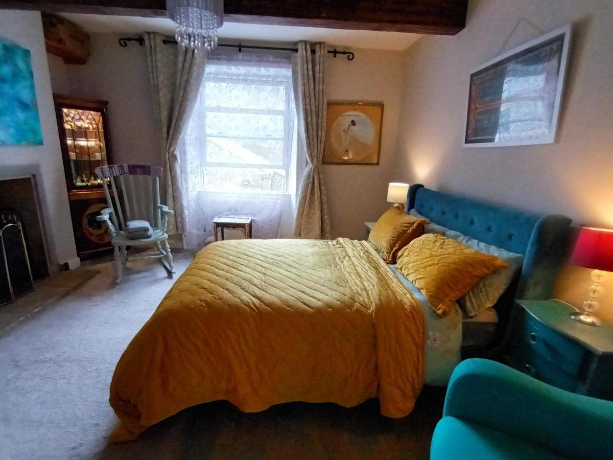 4 Bedroom Period Townhouse In The Heart Of Hebden Хебден-Бридж Экстерьер фото
