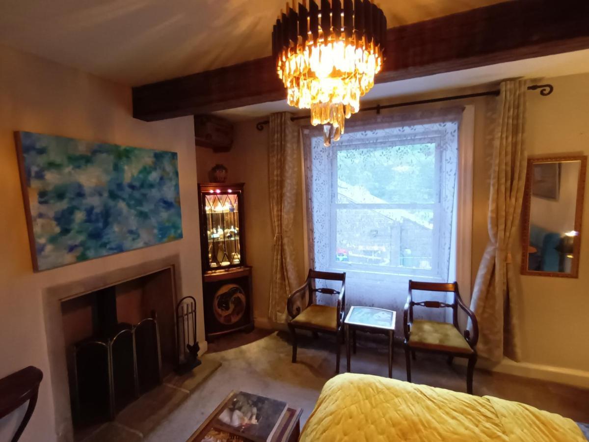 4 Bedroom Period Townhouse In The Heart Of Hebden Хебден-Бридж Экстерьер фото