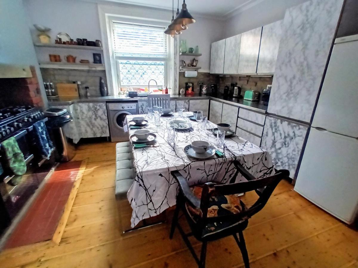 4 Bedroom Period Townhouse In The Heart Of Hebden Хебден-Бридж Экстерьер фото
